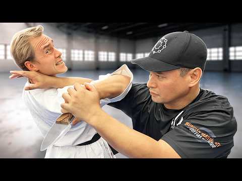 Preview image for the video "This Silat Master Appears Unbeatable".