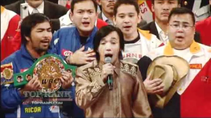 Preview image for the video "Arnel Pineda singt die philippinische Nationalhymne für Manny Pacquiao".