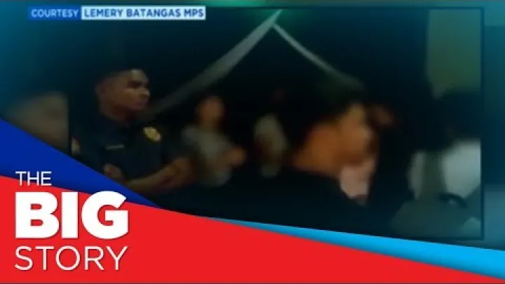 Preview image for the video "Kinobesucher wegen Missachtung der Nationalhymne verhaftet".