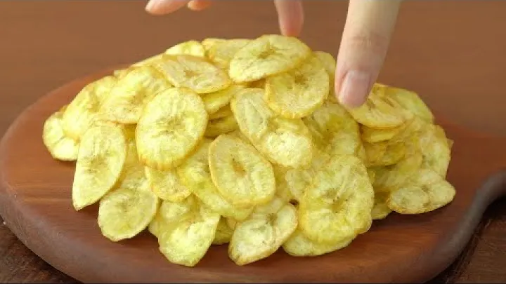 Preview image for the video "Crispy Banana Chips Recipe".