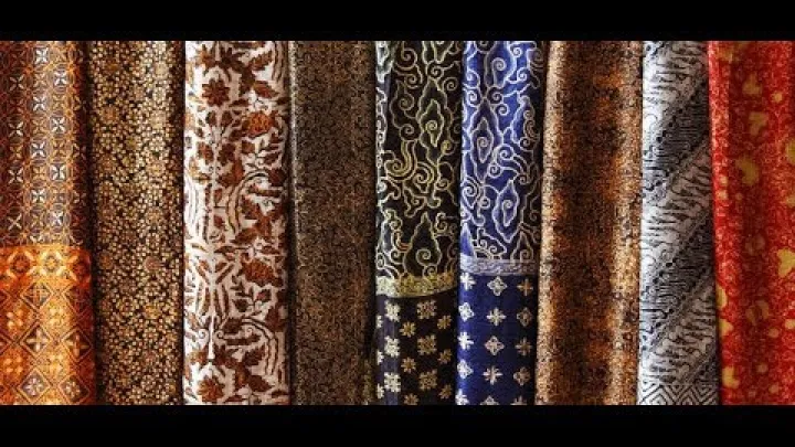 Preview image for the video "Najpiękniejsze motywy batikowe na Jawie Środkowej w Indonezji".