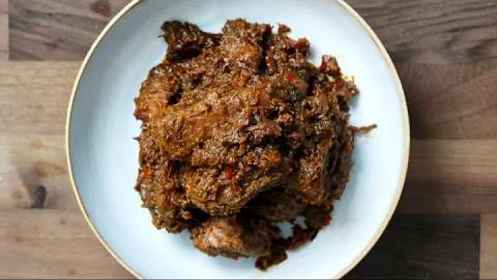 Preview image for the video "ਬੀਫ ਰੇਂਡਾਂਗ - ਇੱਕ ਪ੍ਰਮਾਣਿਕ ਇੰਡੋਨੇਸ਼ੀਆਈ ਵਿਅੰਜਨ ਲਈ ਮੇਰੀ ਅੰਤਮ ਗਾਈਡ".