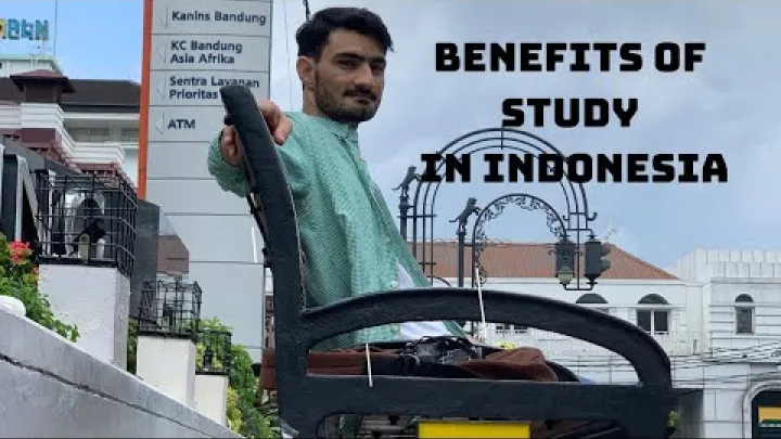 Preview image for the video "Ползи от учене в Индонезия - Безплатно образование".