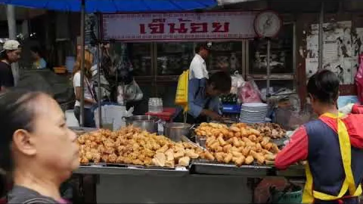 Preview image for the video "מדריך תחבורה בתאילנד איך להתנייד בתאילנד בטיסה רכבת אוטובוס ומעבורת".