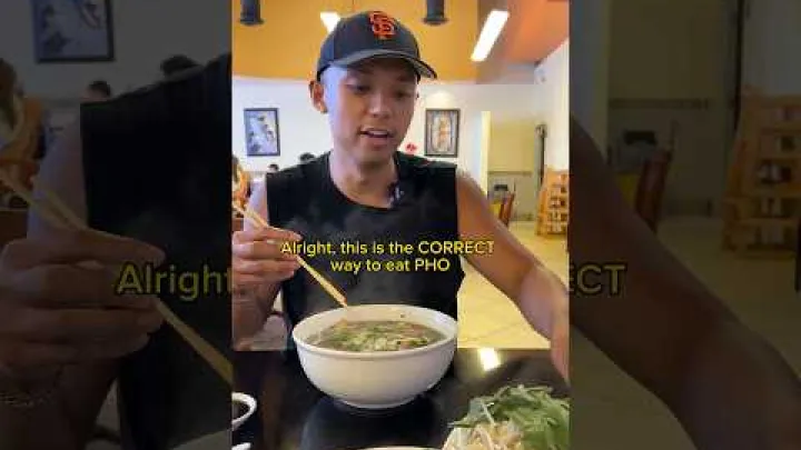 Preview image for the video "Pho ਨੂੰ ਸਹੀ ਤਰੀਕੇ ਨਾਲ ਕਿਵੇਂ ਖਾਧਾ ਜਾਵੇ!🍜 #Pho #vietnamesefood #HowToEatPho".