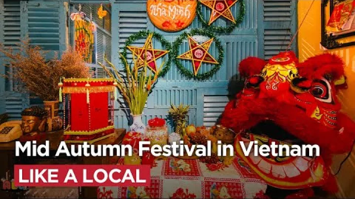 Preview image for the video "Upplev mittenhostfestivalen i Vietnam som en lokal".
