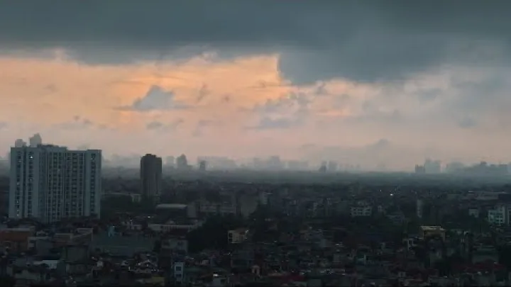 Preview image for the video "Solnedgång över Hanoi Vietnam 4K".