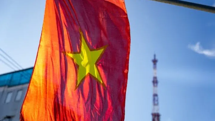 Preview image for the video "เบื้องหลังความปั่นป่วนทางการเมืองของเวียดนามคืออะไร".