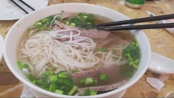 Preview image for the video "ဗီယက္နမ္ စားစရာဈေးများ: TravelGod727 မှ 4K လမ်းညွှန်".