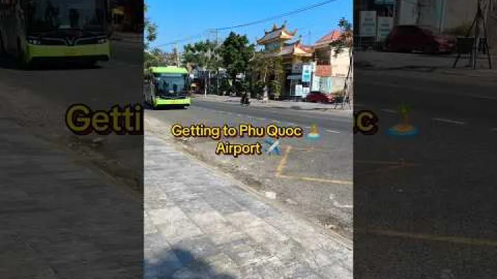 Preview image for the video "✈️ Kufika Uwanja wa Ndege wa Ndani Phu Quoc PQC Uzoefu Rahisi 🚌🍺 ✈️ 🌴✈️✨".