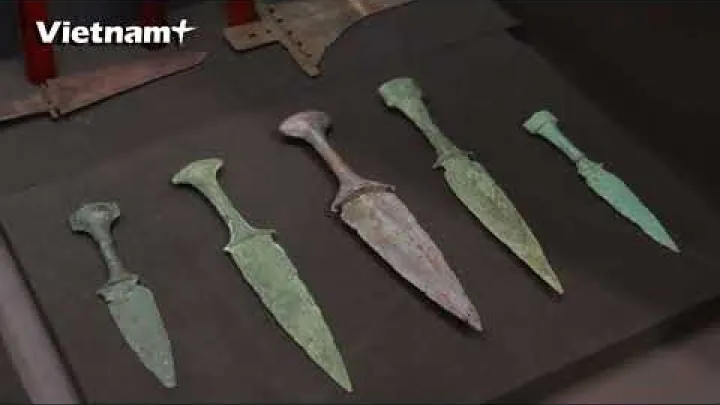 Preview image for the video "新ベトナム軍事史博物館を探検する".