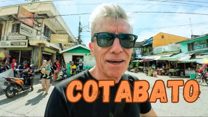 Preview image for the video "Moje první návštěva v Cotabato City".