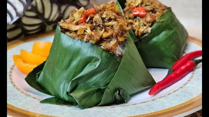 Preview image for the video "สูตรไก่พาสทิล – สตรีทฟู้ดต้นตำรับจากมินดาเนา | อาหารจานข้าวสไตล์ฟิลิปปินส์".