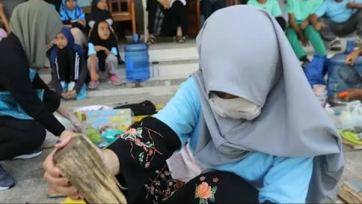 Preview image for the video "Jídlo Moro z Mindanaa na Filipínách | Halal filipínské jídlo".