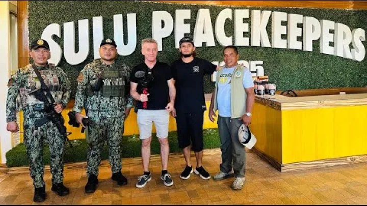 Preview image for the video "เรือเฟอร์รี่ไปโฮโล วันแรกในซูลู".