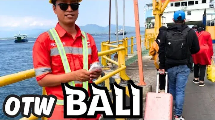 Preview image for the video "Lauttayhteys Ketapangin satamasta Gilimanukiin, Baliin – Jalankulkijoiden reitti".