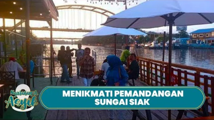 Preview image for the video "🔴 ZÁBAVNÉ ČEKÁNÍ NA IFTAR: Užívání si výhledu na řeku Siak a kulinářské zážitky ve Wan Resto Coffee".