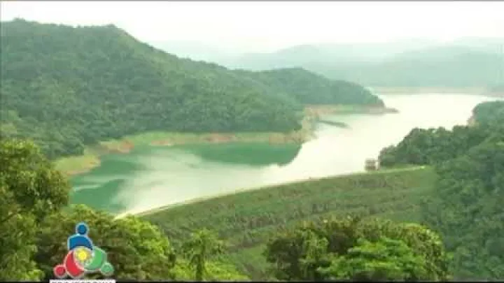 Preview image for the video "TAJFUNY: Co dělat před, během a po".