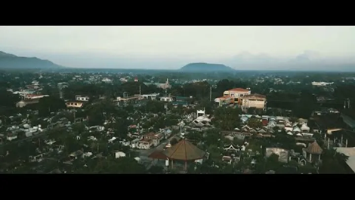 Preview image for the video "Gesammelte Drohnenaufnahmen und Luftansichten von Cotabato City".