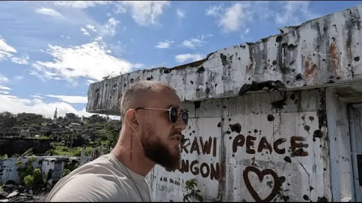 Preview image for the video "Sám v nejobávanějším městě na Filipínách🇵🇭".