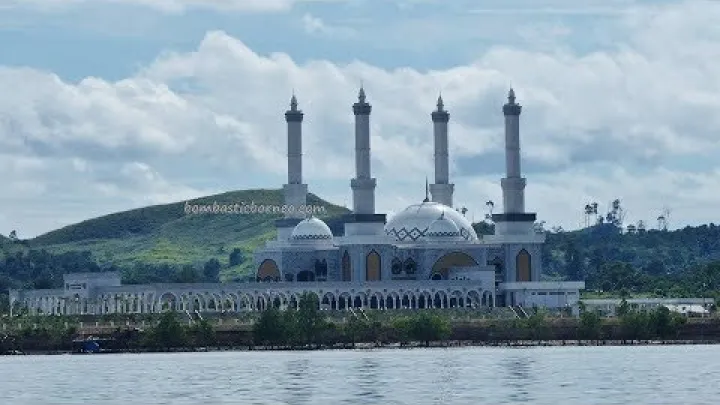 Preview image for the video "سفر با قایق تندرو از تاراگان به نونوکان، سفر به بورنئو در کالیمانتان شمالی".