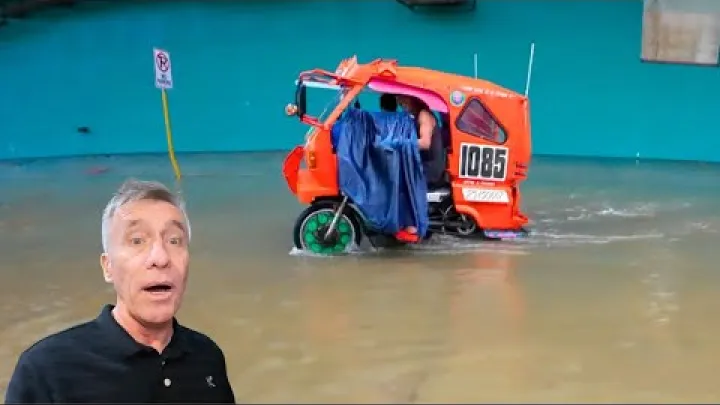 Preview image for the video "Центар града Бутуан - Тајфун Тино".