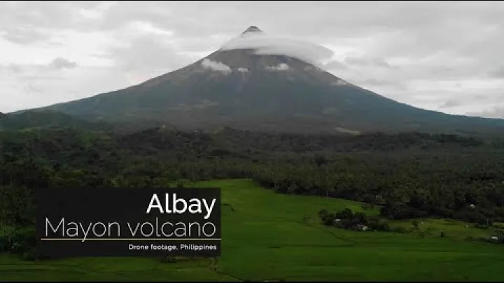 Preview image for the video "Dron | Filipíny, Albay, sopka Mayon".