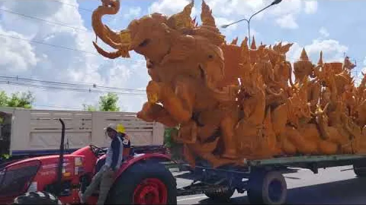 Preview image for the video "EPICKI Festiwal Świec w Tajlandii w Ubon Ratchathani".