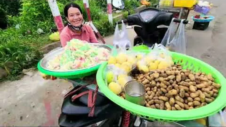 Preview image for the video "Livlig översvämningssäsong – Sötvattensfiskar strömmar till Nui Sam, Chau Doc".