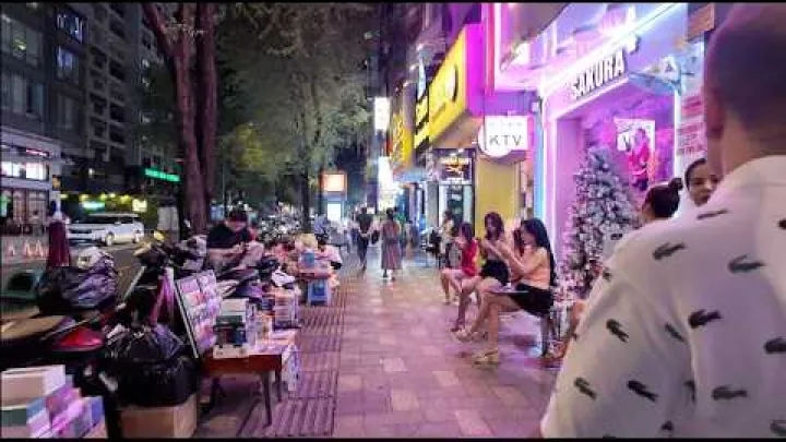 Preview image for the video "تور ۴K منطقه ۱ سایگون در هوشی‌مین، ویتنام".