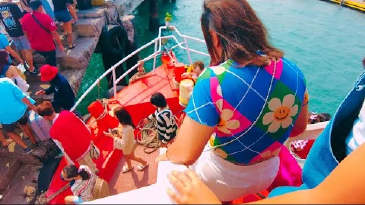 Preview image for the video "🇹🇭 فقط ۳۰ بات! سفر با کشتی از اسکله بالی‌های در پاتایا به کو لارن در مارس ۲۰۲۳ | حال و هوای جزیره".