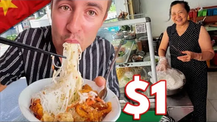 Preview image for the video "Hvordan kan det her kun koste 1$?! Vietnams billigste streetfood".