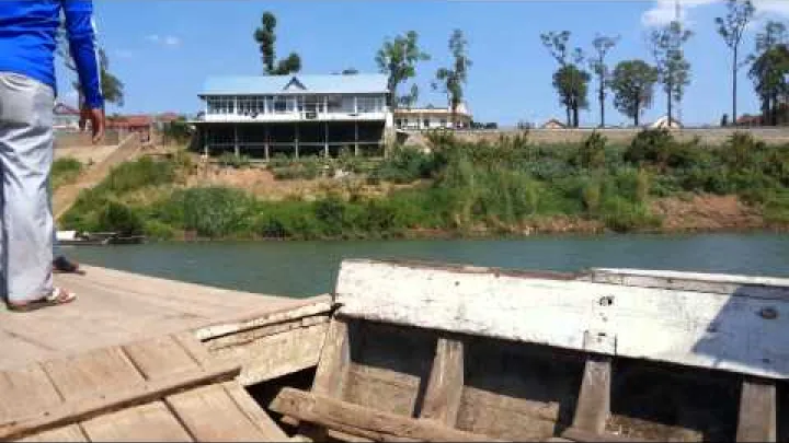 Preview image for the video "Færgeoverfart fra Koh Trong til Kratie, det østlige Cambodja".