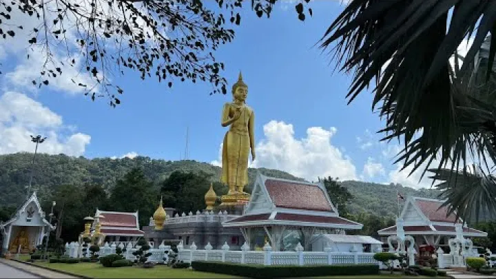 Preview image for the video "Hat Yai, Jižní Thajsko, Thajsko 🇹🇭 Zlatý Buddha v městském parku".