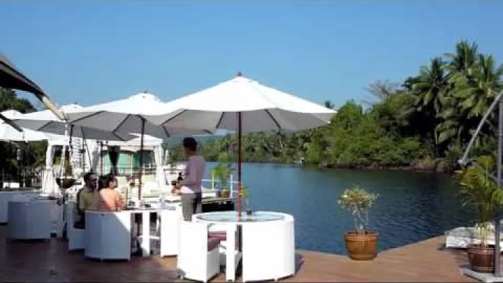 Preview image for the video "Khu nghỉ dưỡng sinh thái nổi 4 Rivers, Tatai, Campuchia".