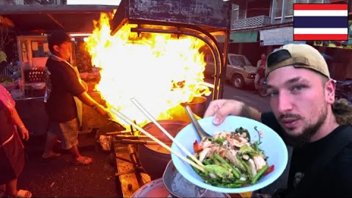 Preview image for the video "Ohnivé pouliční jídlo v Nakhon Si Thammarat 🇹🇭".
