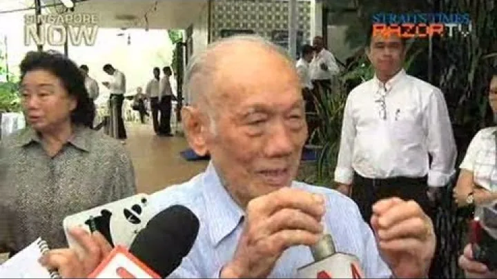 Preview image for the video "Miten Singaporen lippu luotiin".