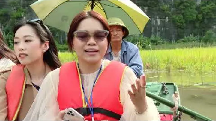 Preview image for the video "Urok sezonu zbiorów ryżu w Prowincja Ninh Bình".