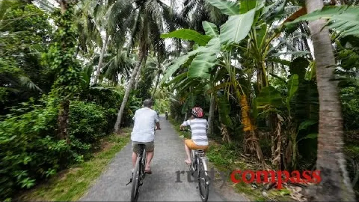 Preview image for the video "Cycling around Cocohut homestay Ben Tre , Mekong Delta Vietnam".