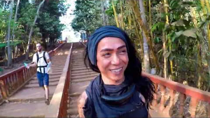 Preview image for the video "کامبوج: تور بانلونگ".