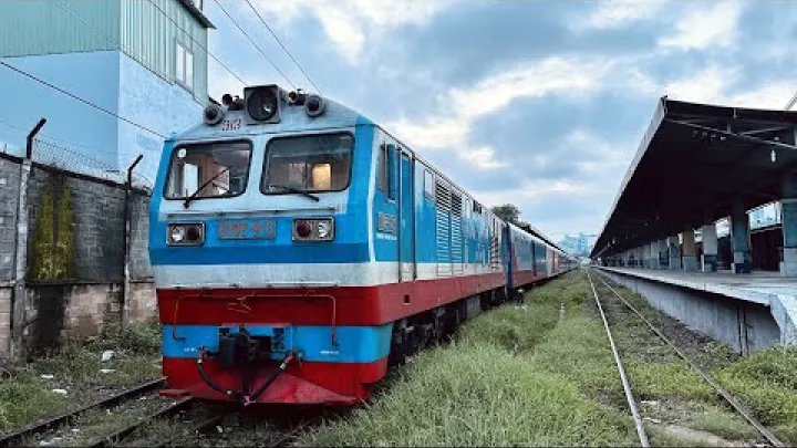 Preview image for the video "VIAGGIO IN TRENO DA SAIGON A BIÊN HÒA SUL TRENO SE8 (09/2023)".
