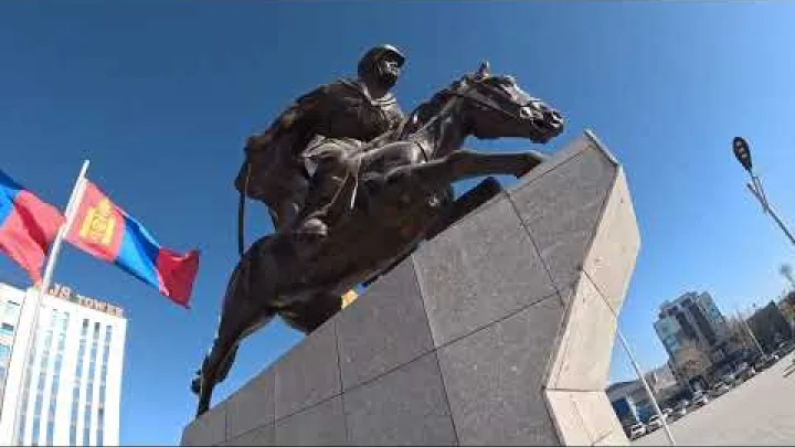 Preview image for the video "Un tour a piedi di Olgii, Mongolia - Porta d'accesso ai monti Altai".