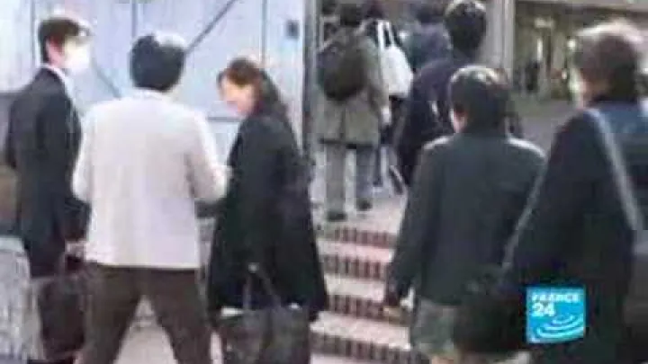 Preview image for the video "Patriotism in Japanese schools breeds controversy".