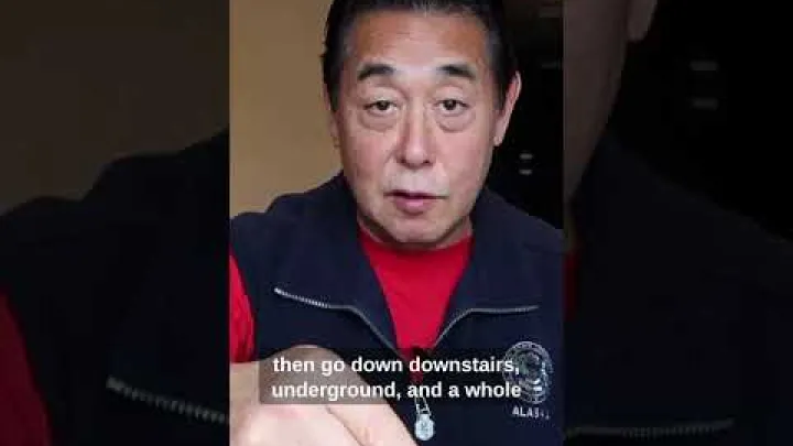 Preview image for the video "Musim sejuk di Sapporo, Japonsko - tidaklah begitu sejuk - jika anda melakukan seperti penduduk tempatan!".