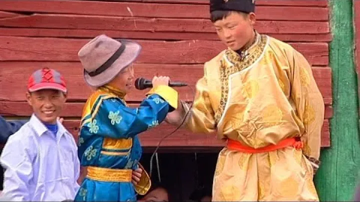 Preview image for the video "Geleneksel bir Mongolia festivali nasıl olur? | Bruce Parry ile Kabile | BBC Studios".