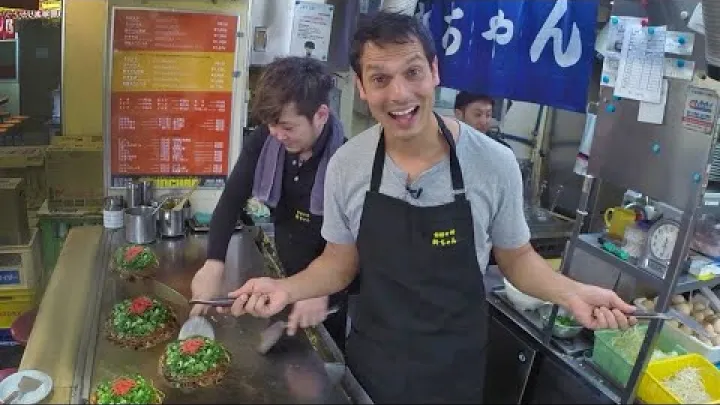 Preview image for the video "Frokosteksperiment med okonomiyaki i 廣島-stil".