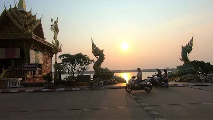 Preview image for the video "Laos | Procházka v Thakhek / ທ່າແຂກ (老挝 ● 他曲)".