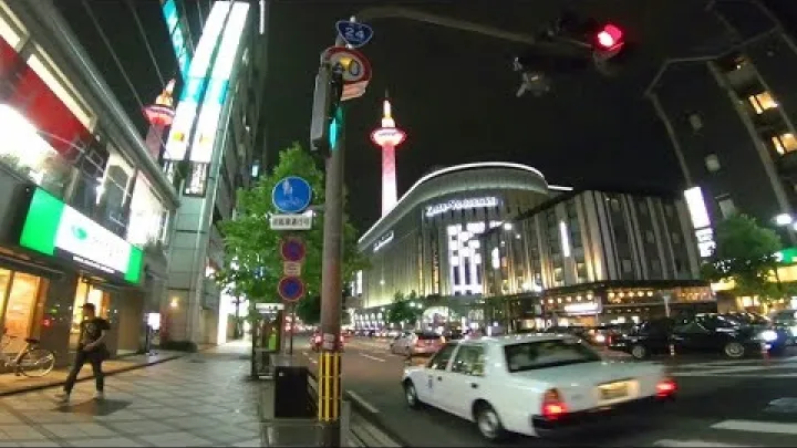 Preview image for the video "قدم‌زدن شبانه در خیابان‌های کিয়োতো، জাপান".