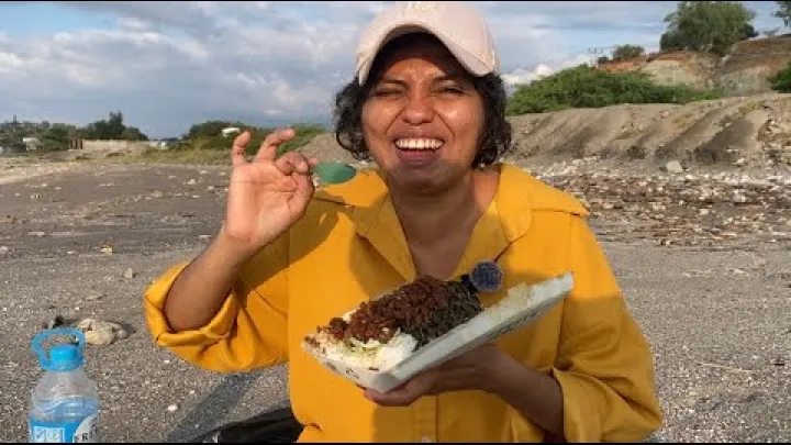 Preview image for the video "东帝汶与印度尼西亚食品价格 🇹🇱 | 帝力 1 美元盒饭，印尼只需 1 万卢比？".