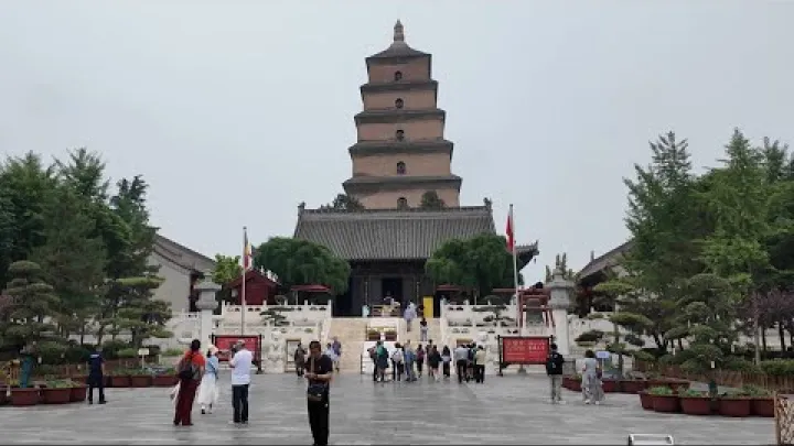 Preview image for the video "Pažinkite senovės Kiniją Xi&amp;#039;an – pasivaikščiojimas prie Didžiosios laukinės žąsies pagodos".